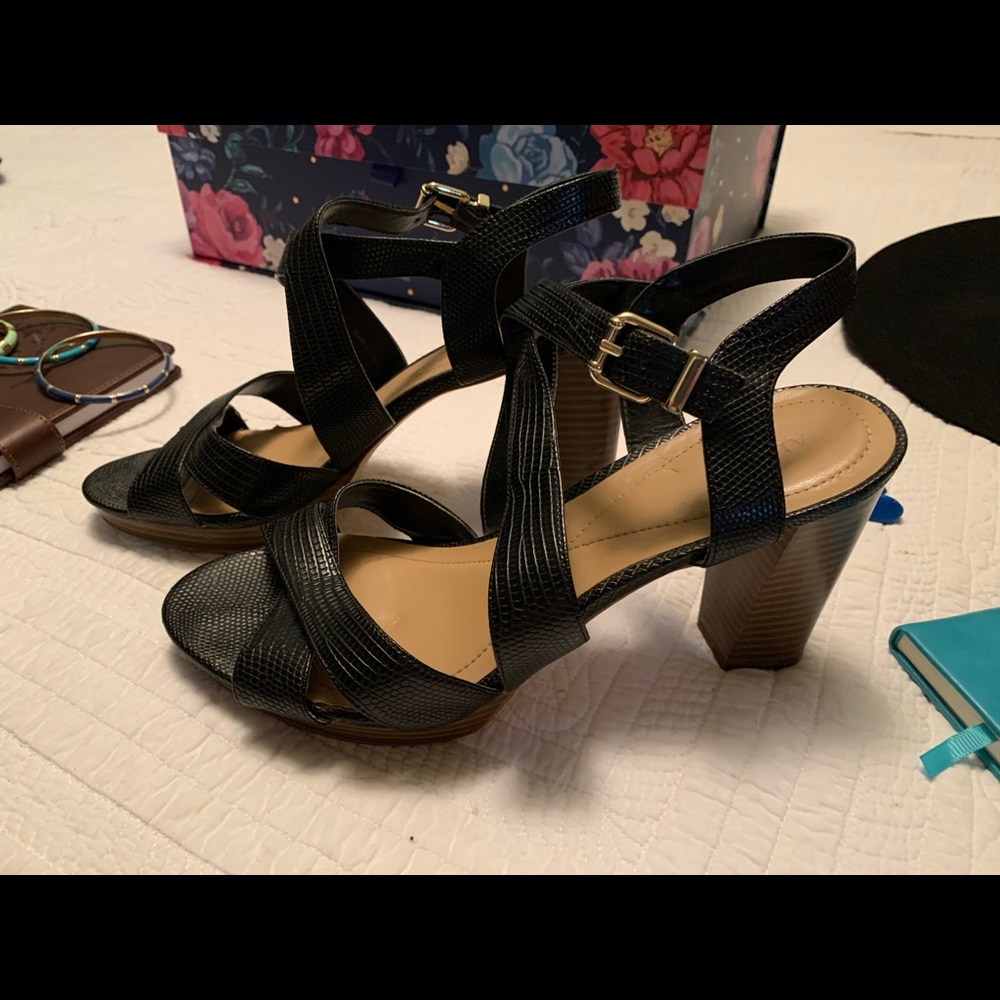 Black Alfani Size 10 Strappy Block Heels
